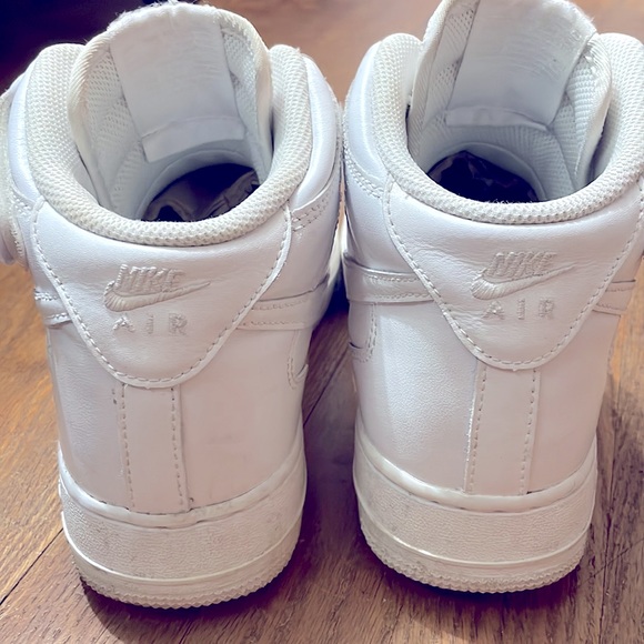 Nike Air Force 1’s 07 - Picture 4 of 5